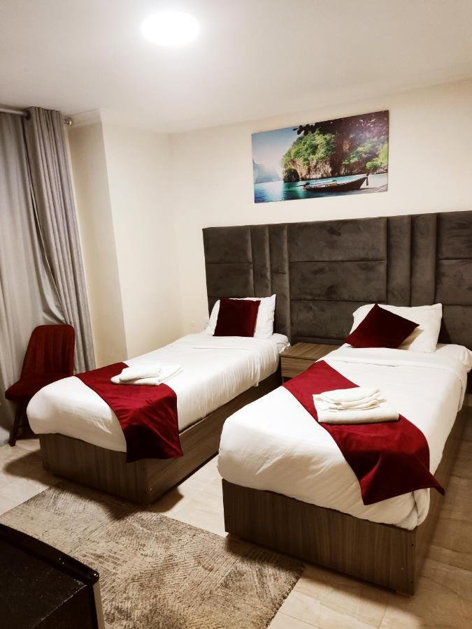 Golden Plaza Hotel Amman Ngoại thất bức ảnh