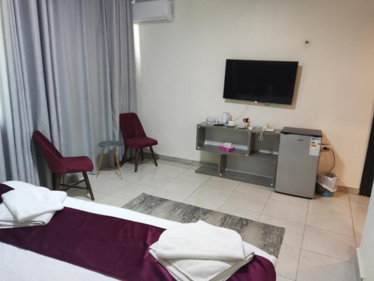 Golden Plaza Hotel Amman Ngoại thất bức ảnh