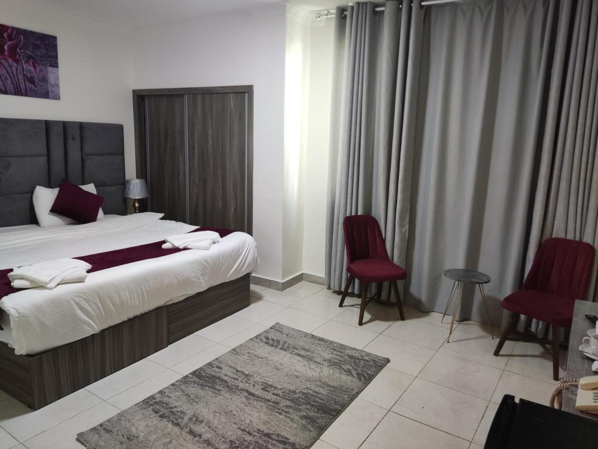 Golden Plaza Hotel Amman Ngoại thất bức ảnh